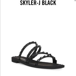 STEVE MADDEN SKYLAR- J BLACK SANDALS